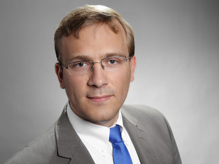 Portrait of Prof Dr Emmanuel Müller from the Technical University of Dortmund.