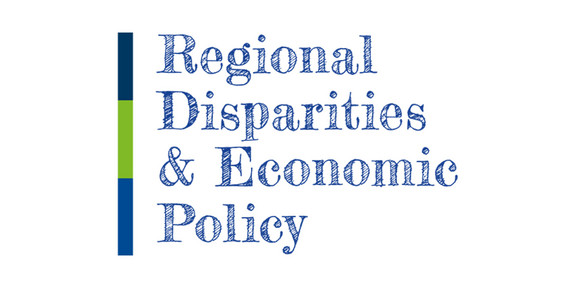 Grafik: Ein weißer Hintergrund mit blauem Text. Dieser sagt: "Regional Disparities & Economic Policy"