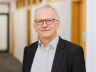 Portrait photo of Prof Dr Friedrich Balke from the Ruhr University Bochum.