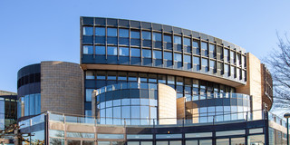 A photo showing the state parliament building of the NRW state parliament in Düsseldorf.