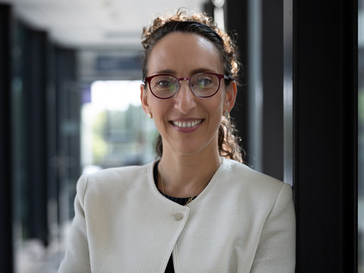 Portrait Professorin Lucia Melloni
