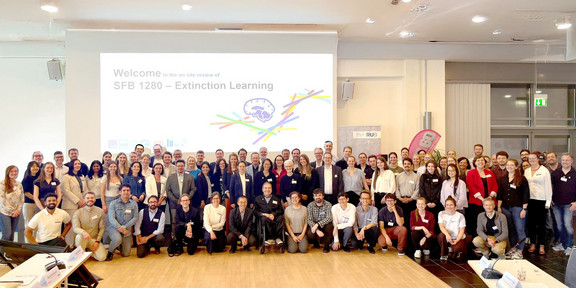 Gruppenfoto der Mitglieder des Sonderforschungsbereiches "Extinktionslernen".