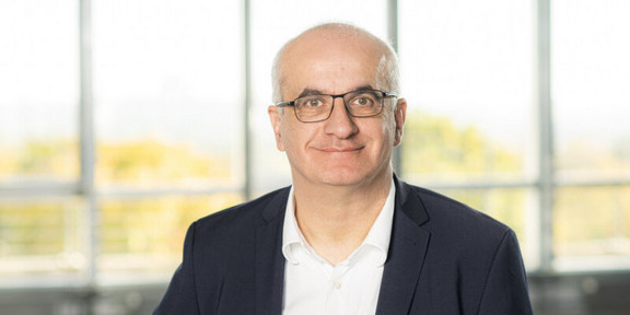 Portrait Manfred Bayer